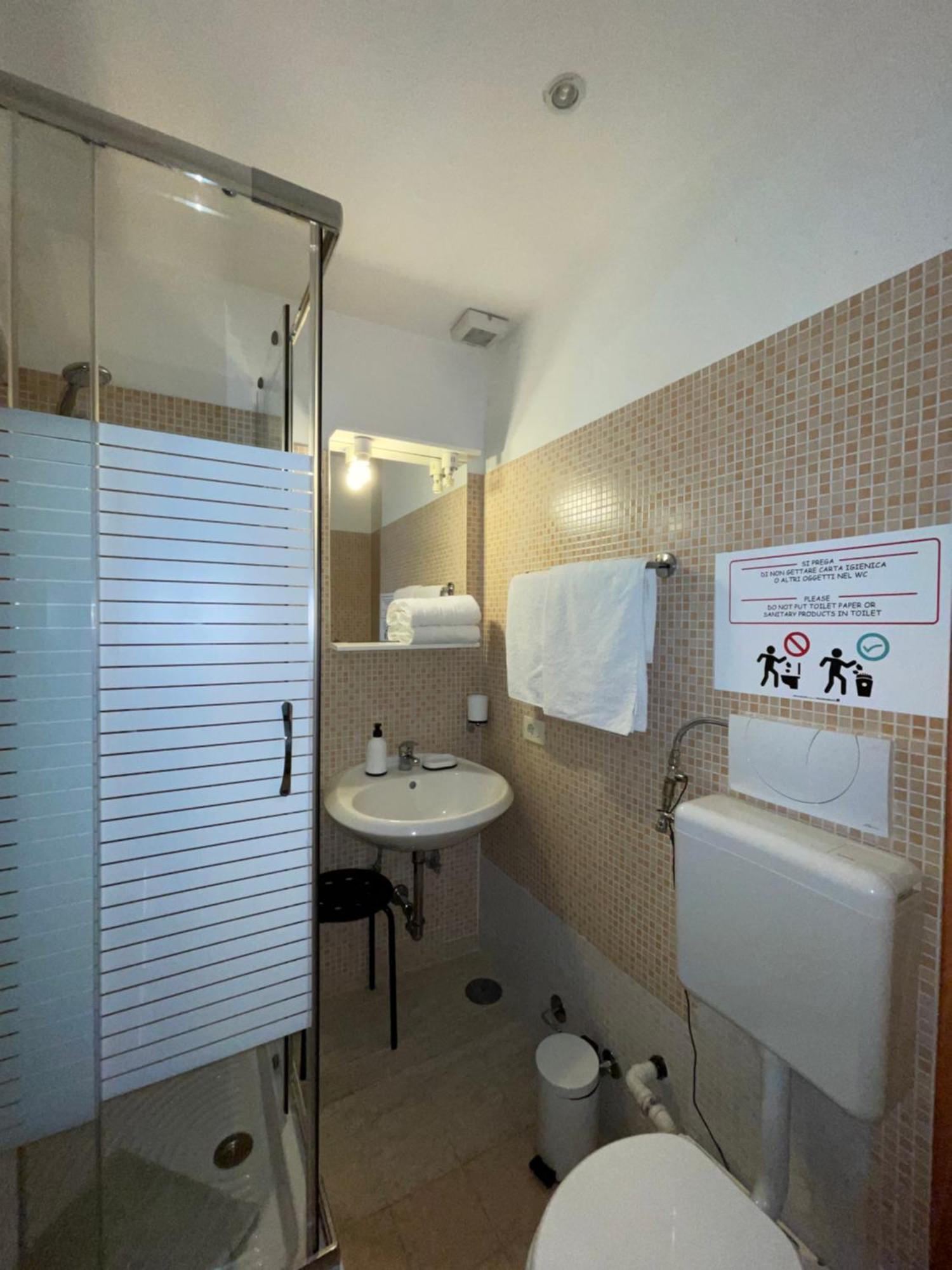 Guest House Meret Roma Esterno foto