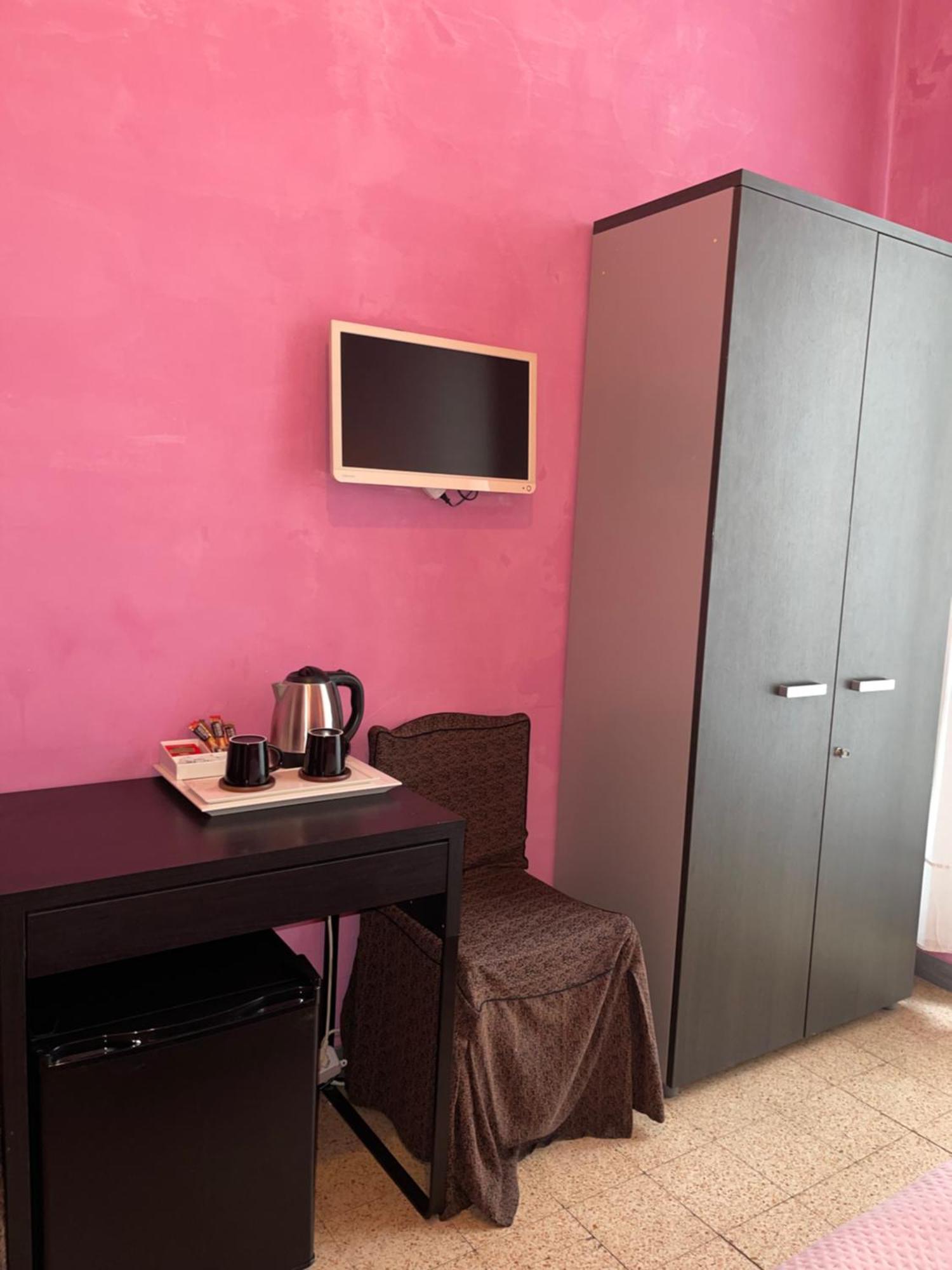 Guest House Meret Roma Esterno foto