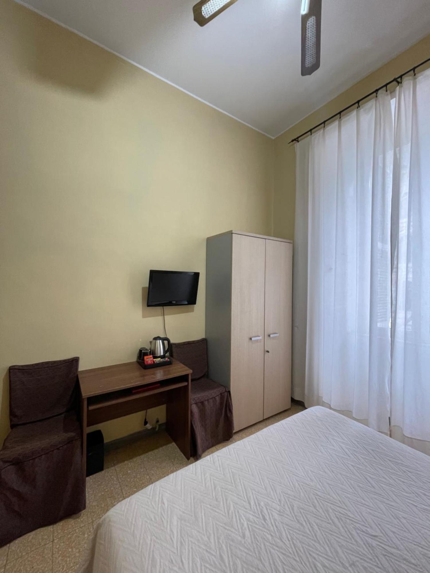 Guest House Meret Roma Esterno foto