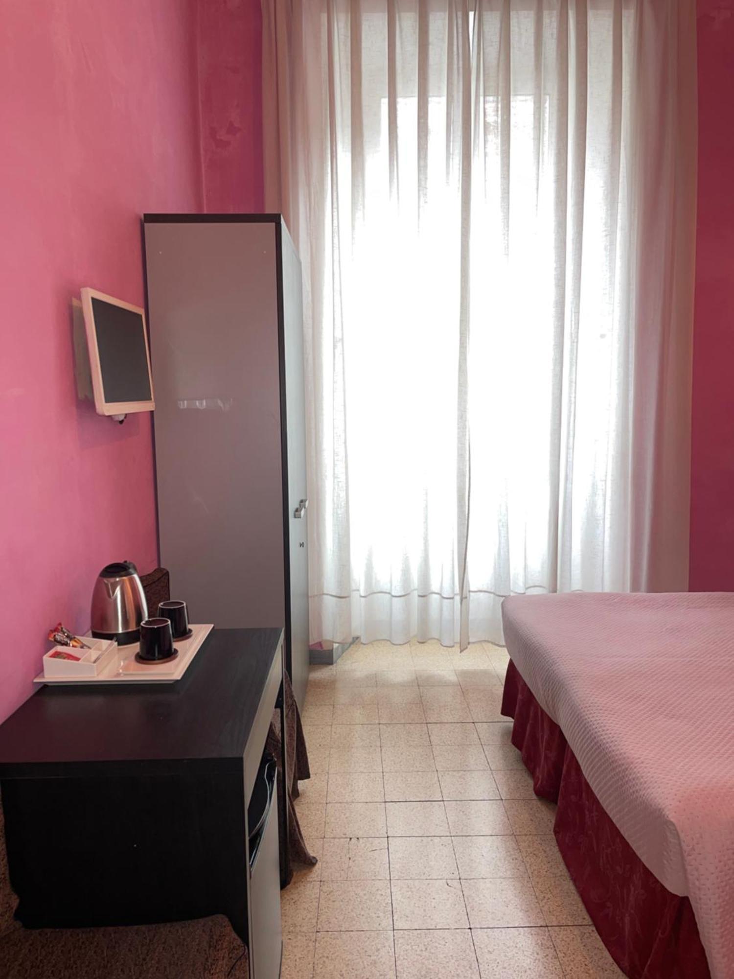 Guest House Meret Roma Esterno foto