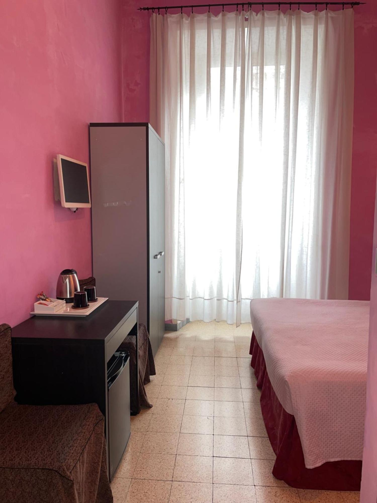 Guest House Meret Roma Esterno foto