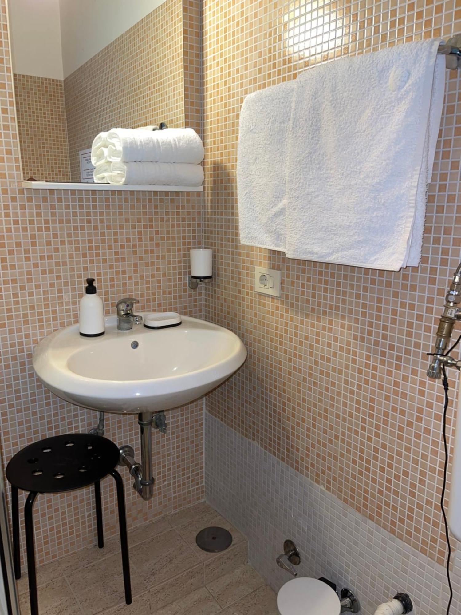 Guest House Meret Roma Esterno foto