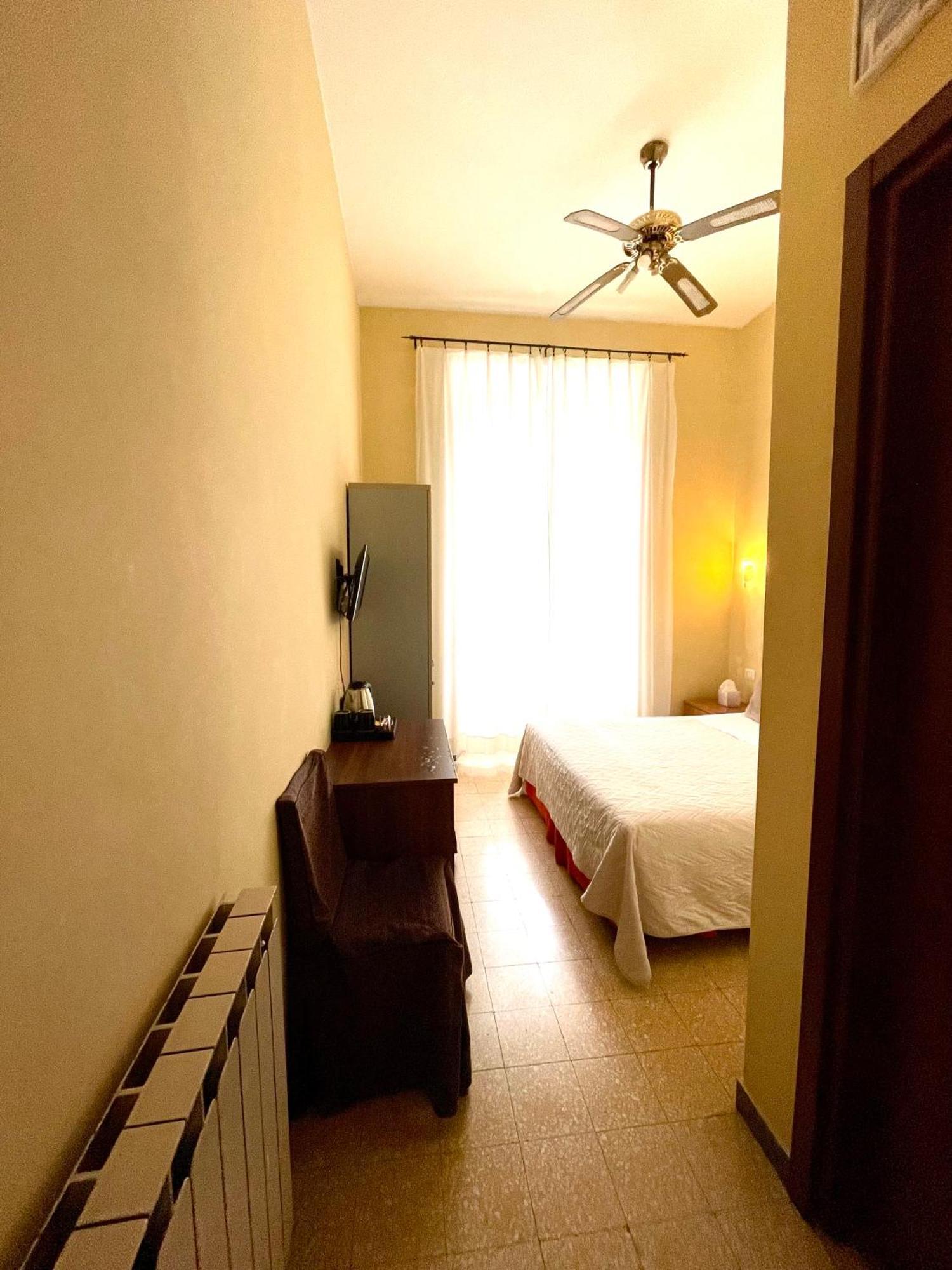 Guest House Meret Roma Esterno foto