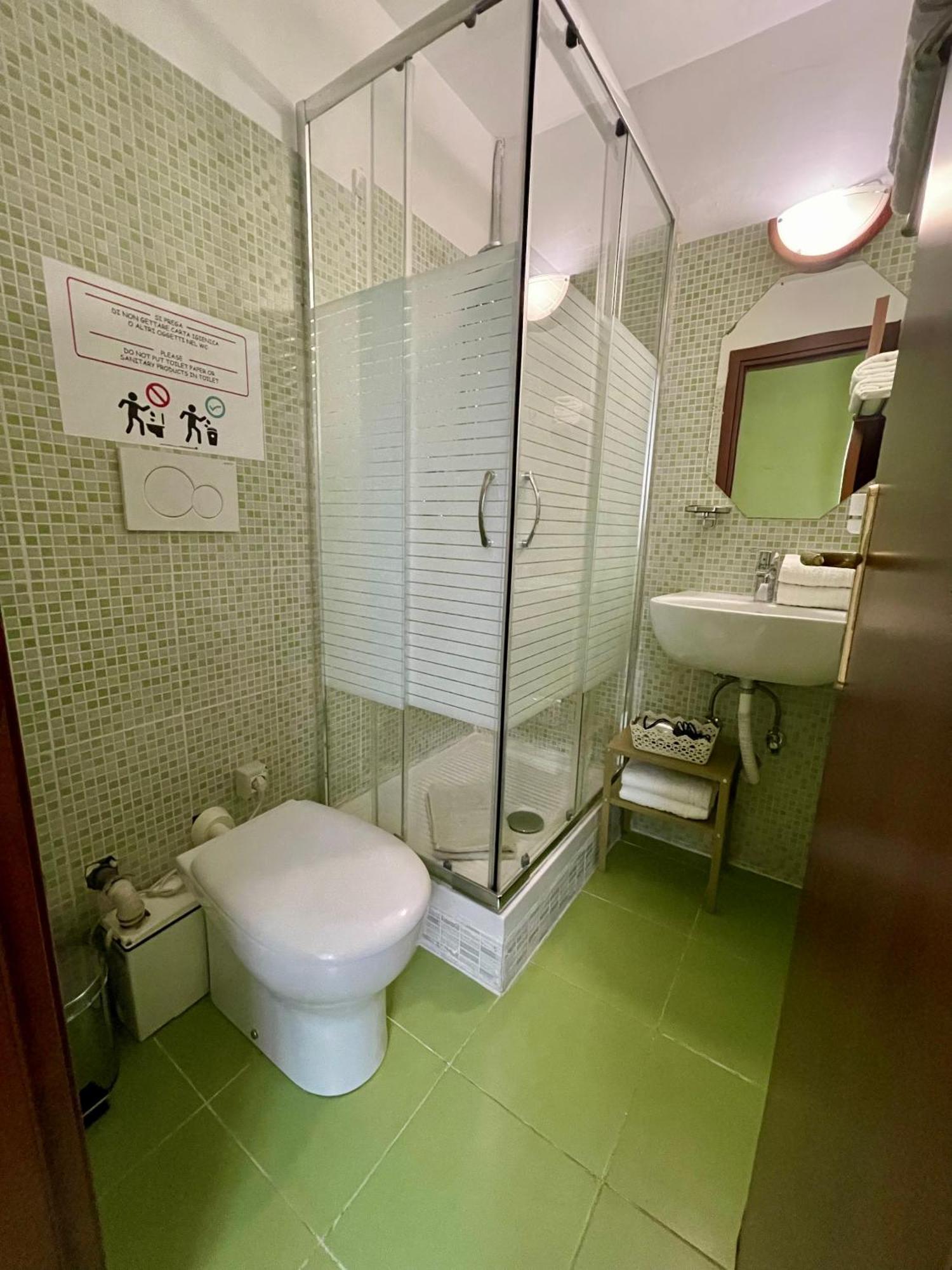 Guest House Meret Roma Esterno foto
