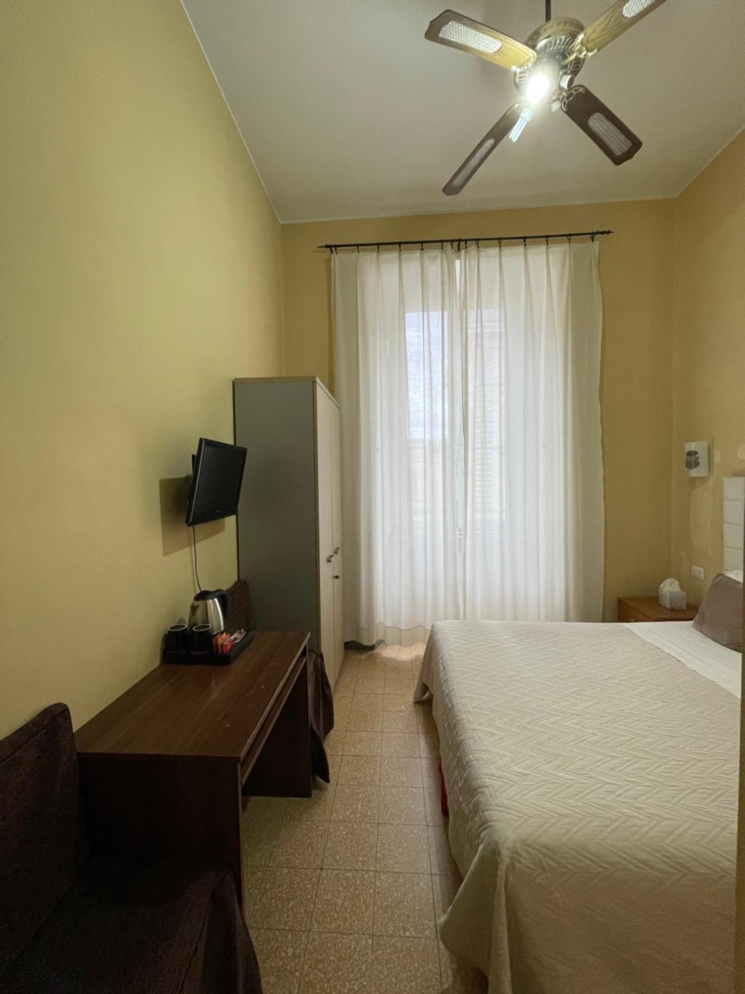 Guest House Meret Roma Esterno foto
