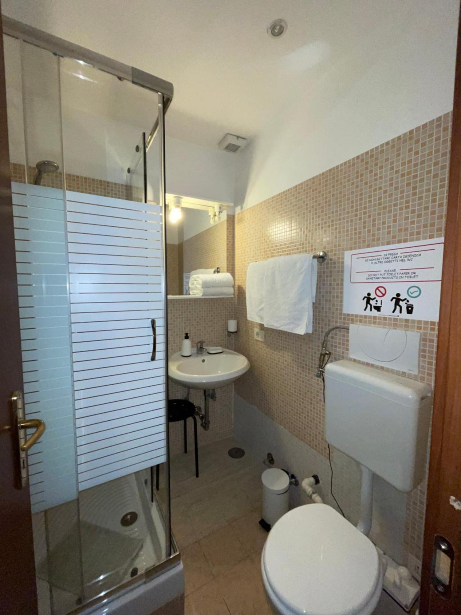 Guest House Meret Roma Esterno foto