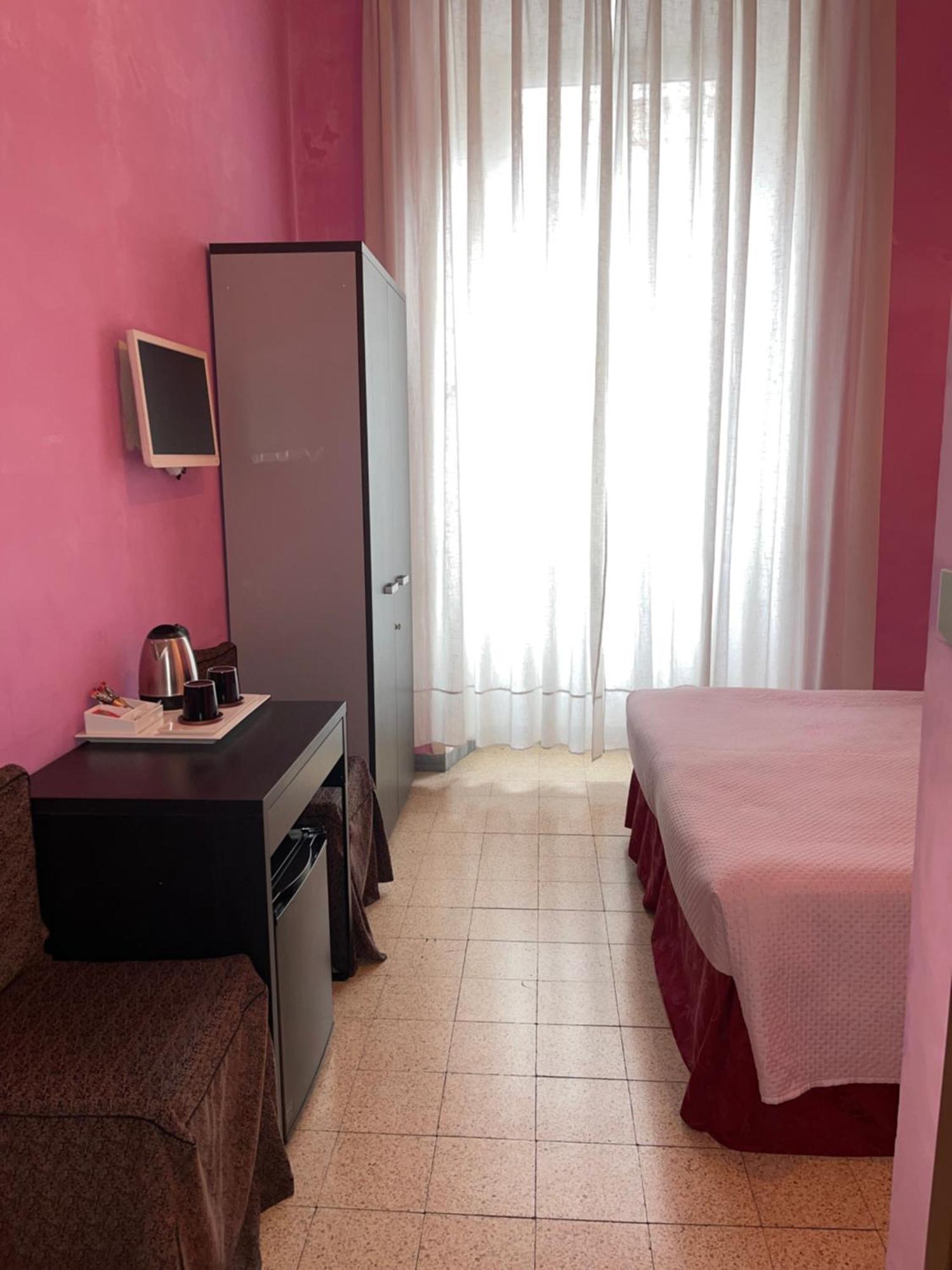 Guest House Meret Roma Esterno foto